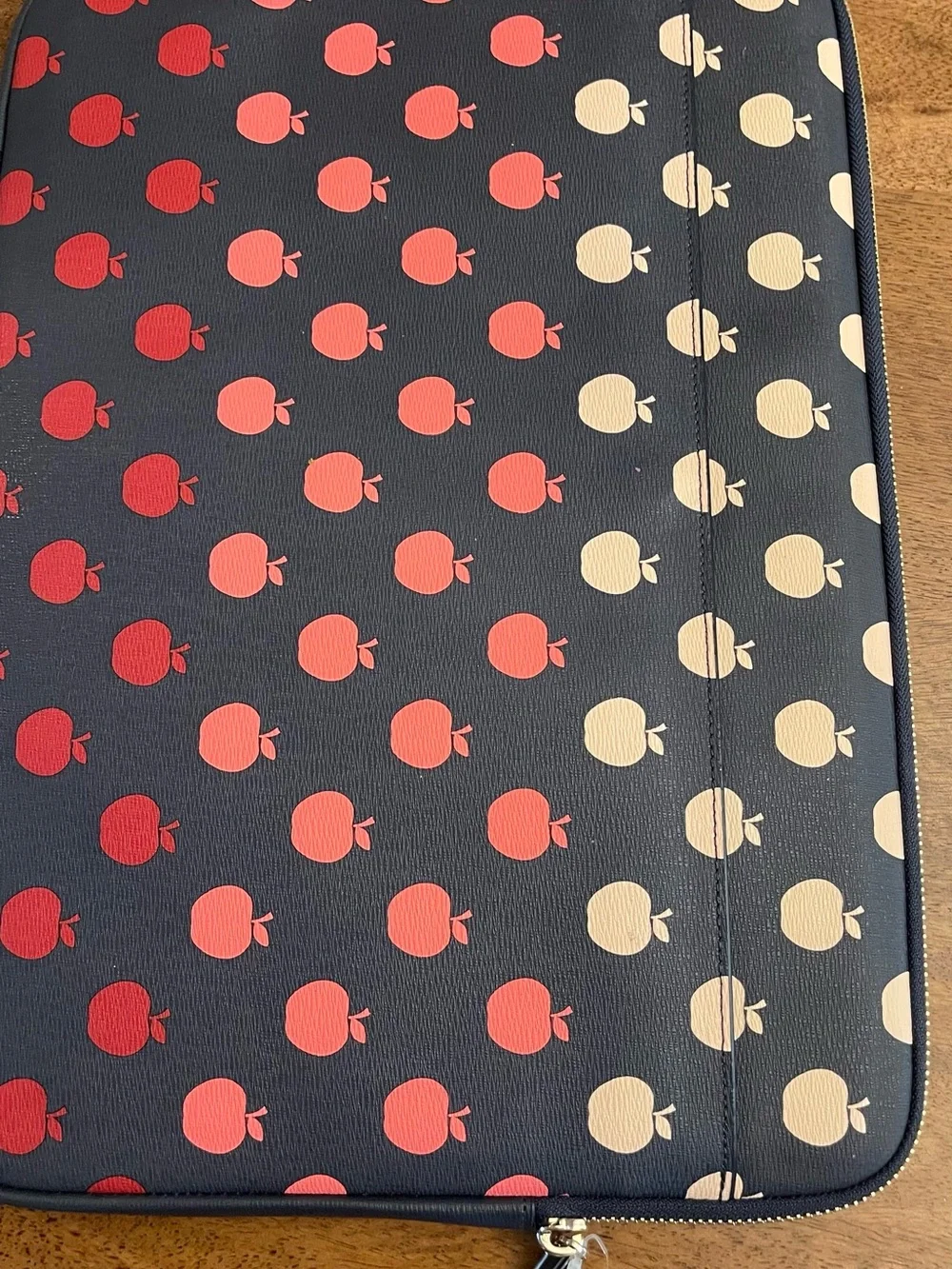 kate spade Apple Print portfolio,  Laptop Sleeve